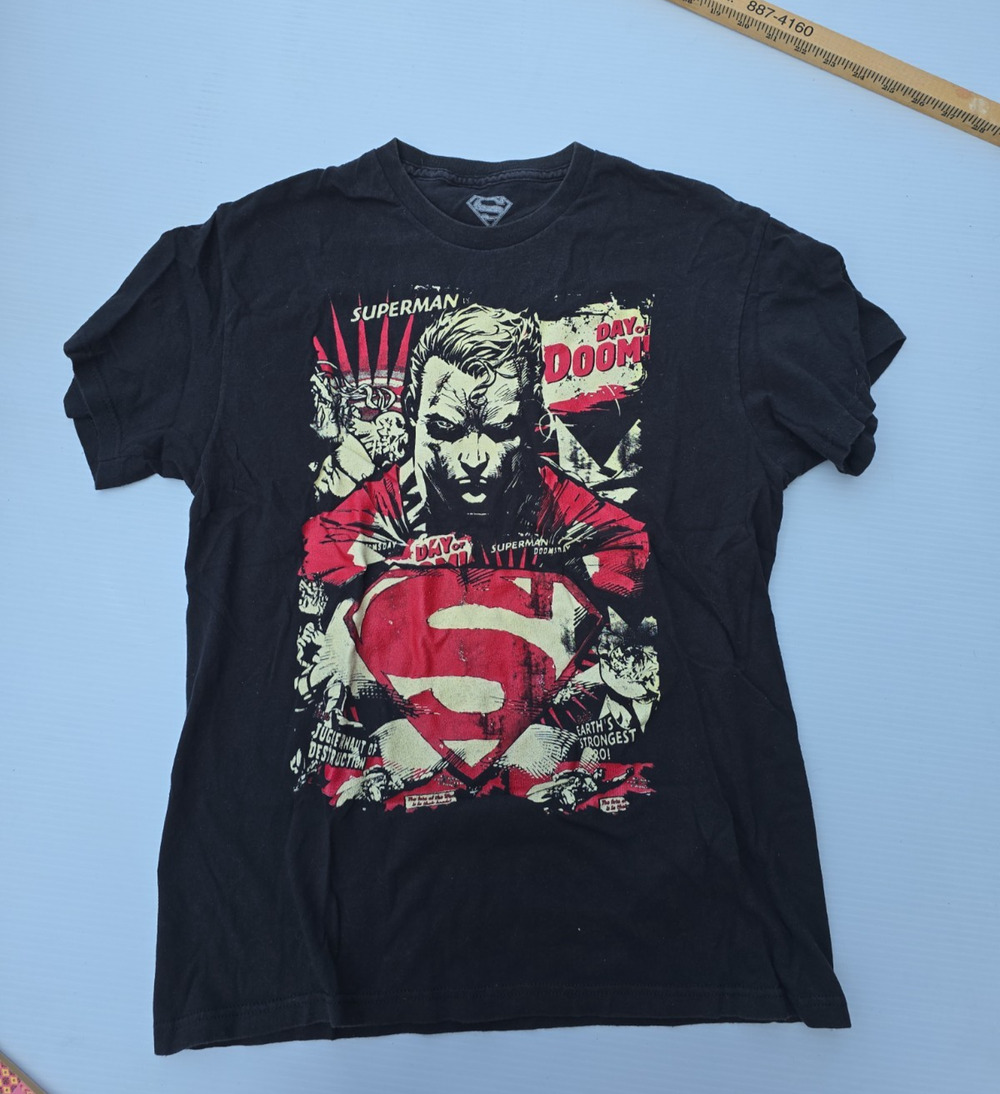 DC Comics Superman Vs Doomsday T-shirt BLACK GRAPHIC MENS MEDIUM